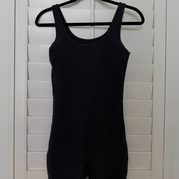 Like new * Aritzia TnAction Bike Shorts Romper Black TnaLIFE™ 5" Romper Small - Picture 2 of 6